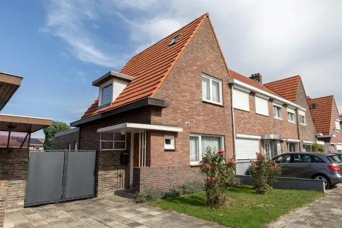 Corner house for sale: Maastrichterlaan 47, Lauradorp Landgraaf