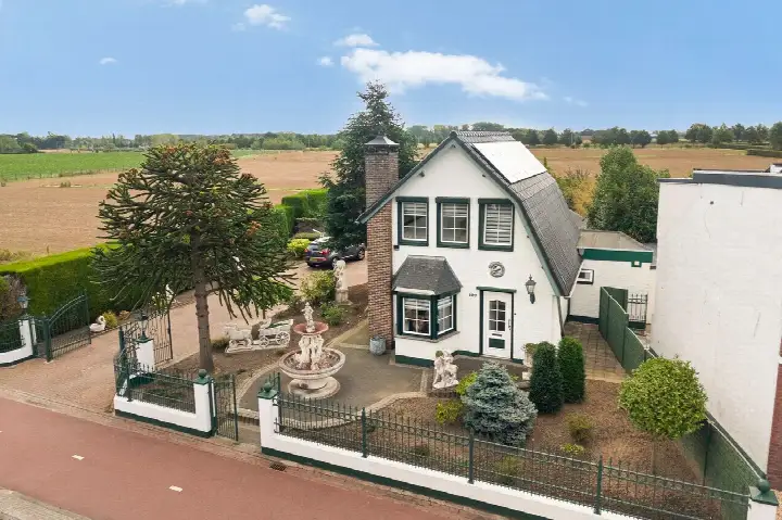 Vrijstaande woning te koop: Maastrichterweg 127, Roer-Zuid Roermond