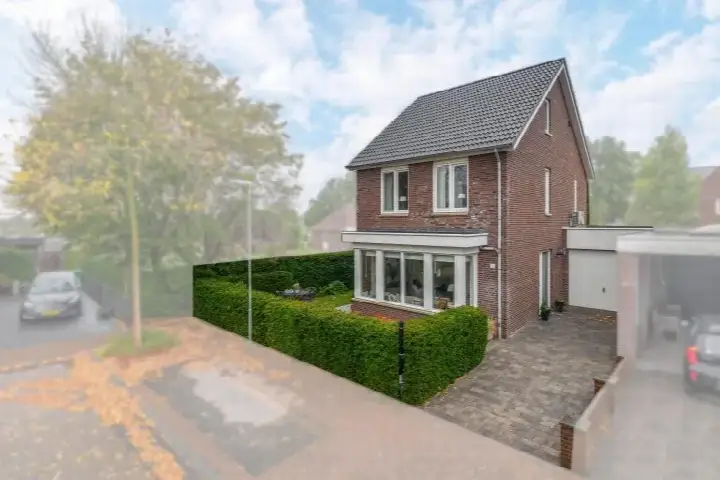 Hoekwoning te koop: Maaszicht 12, Kern Lomm Lomm