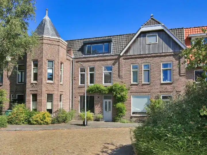 Tussenwoning te koop: Madoerastraat 17, Soendabuurt Haarlem