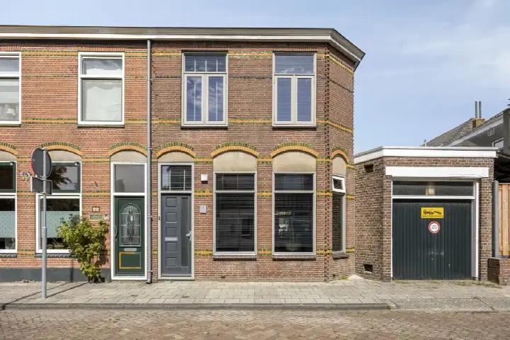 Terraced house for sale: Maerten Trompstraat 2, Weerestein Hillegom