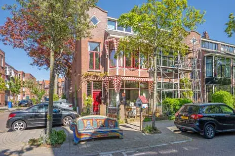 Corner house for sale: Maerten Trompstraat 18, Zeeheldenbuurt Delft