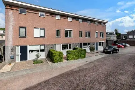 Tussenwoning te koop: Maes Willemslaan 3, Hoevelaken-Middelaar Hoevelaken