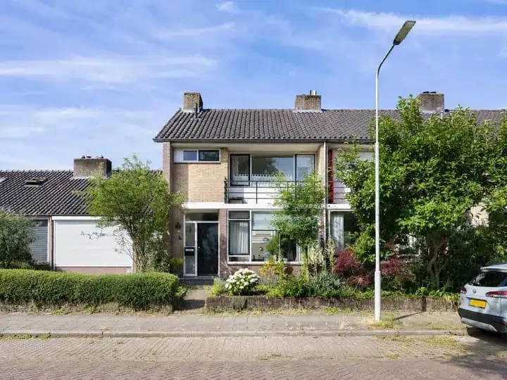 Tussenwoning te koop: Magerhorststraat 22, Over het Lange Water Arnhem
