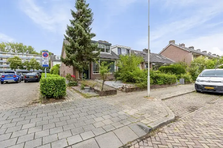 Hoekwoning te koop: Magerhorststraat 30, Over het Lange Water Arnhem