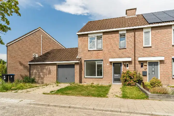 Tussenwoning te koop: Mainelaan 76, Achtse Barrier-Spaaihoef Eindhoven