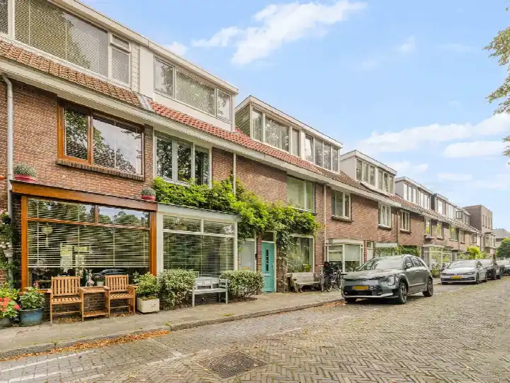 Terraced house for sale: Makassarstraat 89, Laan van Nieuw-Guinea, Spinozaweg e.o. Utrecht