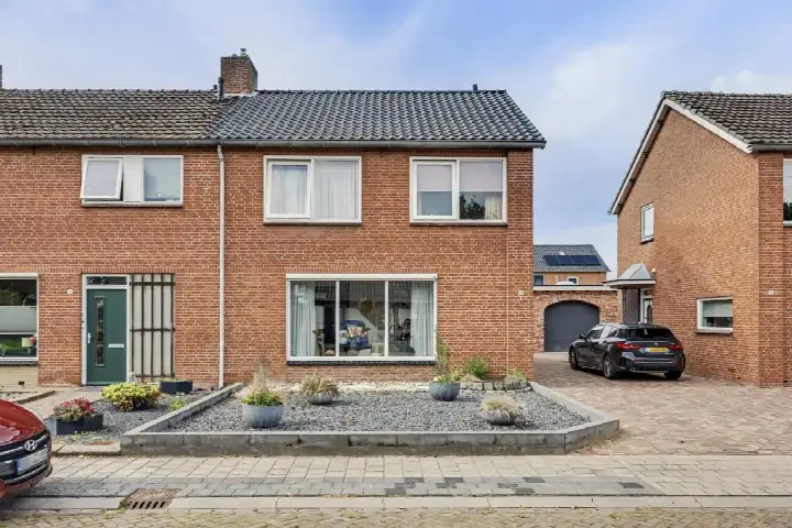 Corner house for sale: Malandstraat 18, Kerkeres Denekamp