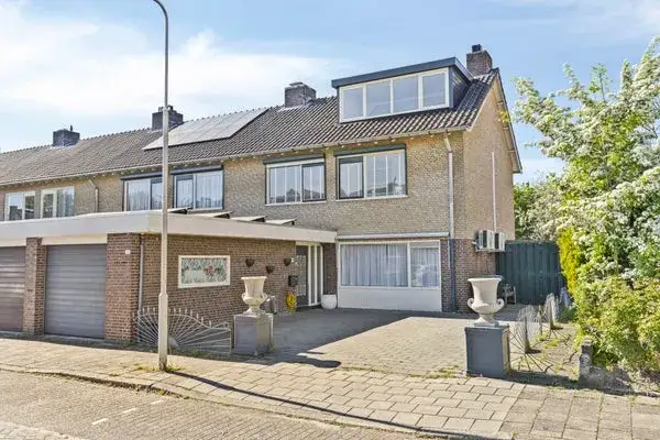 Corner house for sale: Malsenlaan 19, Over het Lange Water Arnhem