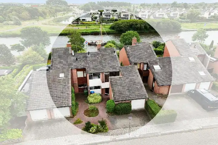 Tussenwoning te koop: Mannagras 87, Aldlân-West Leeuwarden