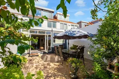 Corner house for sale: Margaretha van Borsselenlaan 31, Randwijck Oost Amstelveen