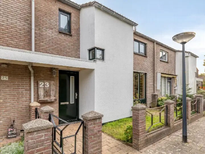 Tussenwoning te koop: Margo Antinkstraat 23, Schenkwijk Leiden