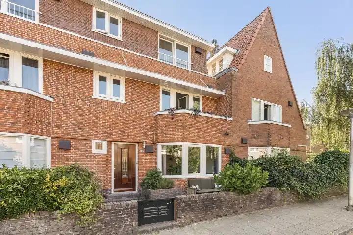 Tussenwoning te koop: Margriete van Clevelaan 2, Randwijck West Amstelveen