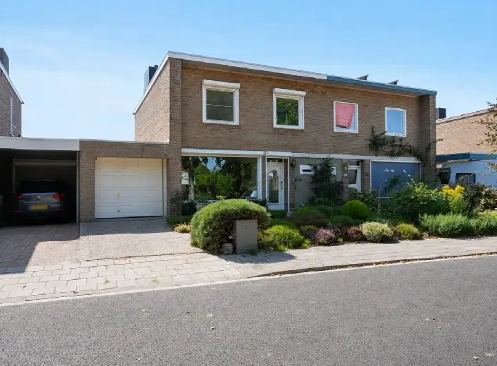 Tussenwoning te koop: Margrietlaan 22, Munstergeleen Munstergeleen