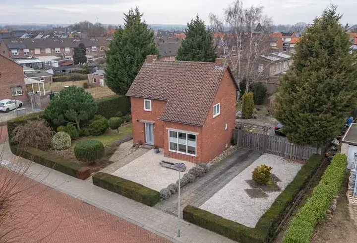Vrijstaande woning te koop: Margrietstraat 25, Berg Urmond