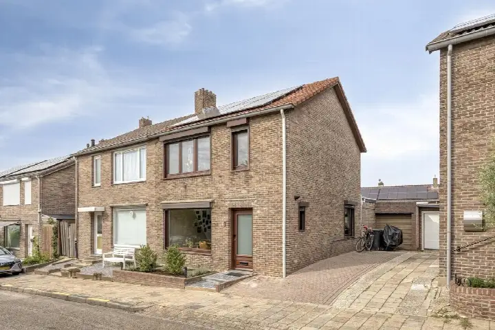 Twee-onder-één-kap te koop: Margrietstraat 7, Vaesrade Nuth