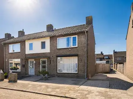 Twee-onder-één-kap te koop: Margrietstraat 7, Vrijhoeve Sprang-Capelle