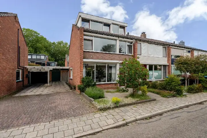 Corner house for sale: Margrietstraat 8, Rheden Rheden