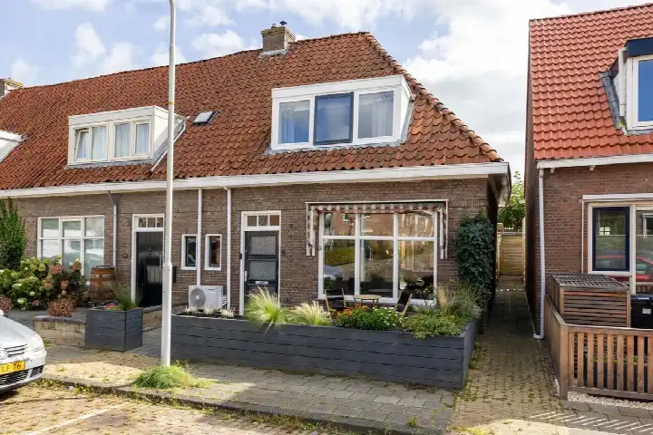 Hoekwoning te koop: Maria Louisestraat 8, Sperkhem en industrieterrein Houkesloot Sneek