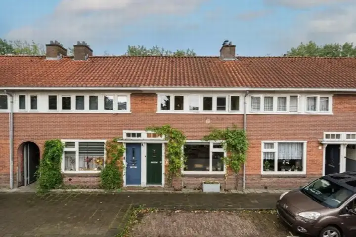 Tussenwoning te koop: Maria van Gelrestraat 19, Plattenburg Arnhem