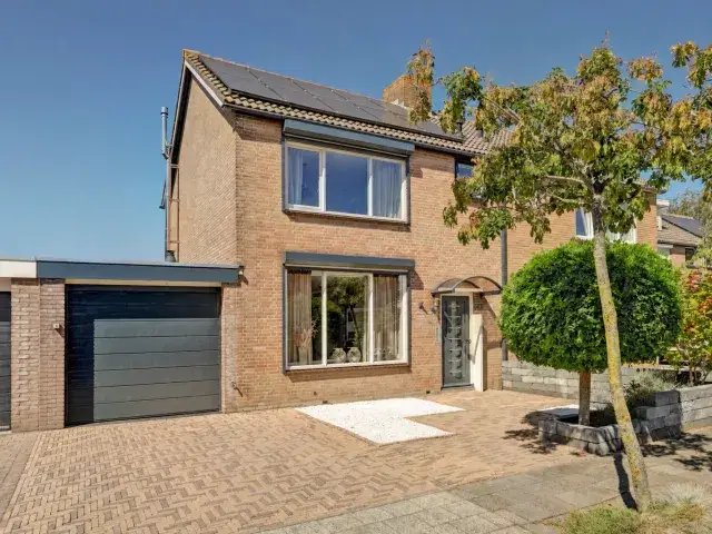 Terraced house for sale: Maria van Vlaanderenstraat 8, Tholen Tholen