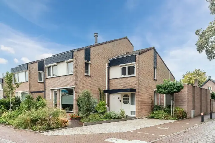 Hoekwoning te koop: Mariaplein 17, Meerveldhoven Veldhoven