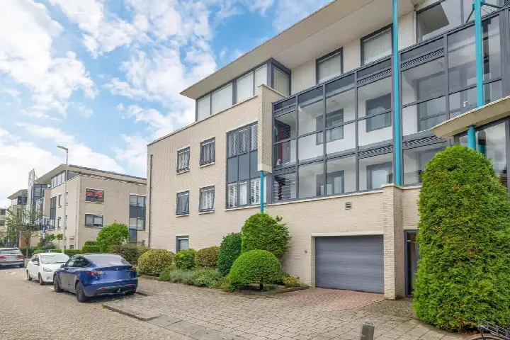 Apartment for sale: Marie van Eijsden-Vinkstraat 9, Prinsenland Rotterdam