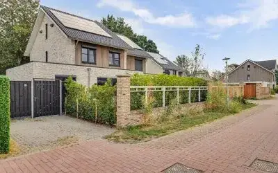Semi-detached for sale: Mariken Jansdochterhof 2, Amstelwijck Park Dordrecht