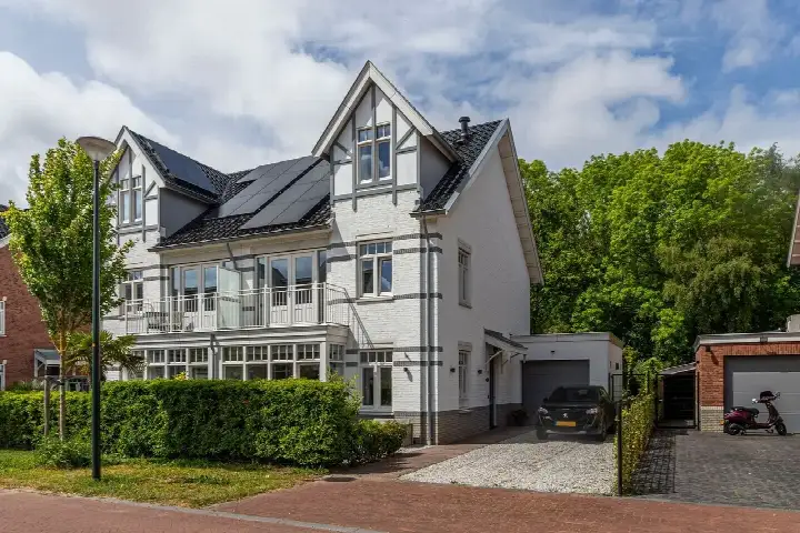 Semi-detached for sale: Markgraaflaan 55, Kraayenstein en Vroondaal 'S-Gravenhage