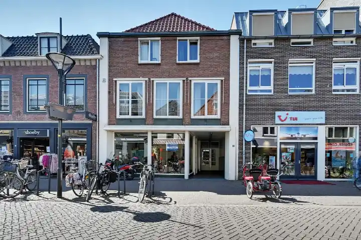 Apartment for sale: Marktstraat 8, Centrum Zevenaar