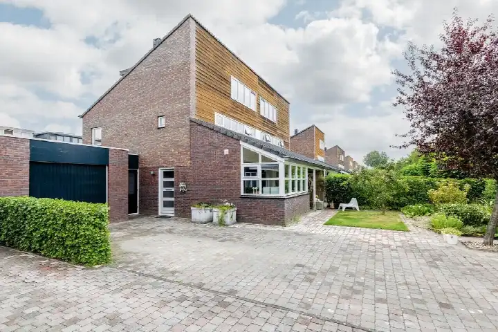 Tussenwoning te koop: Marnelaan 33, De Buitenhof Groningen