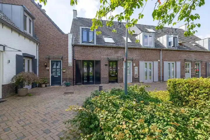 Tussenwoning te koop: Marskramer 118, Huurlingsedam Wijchen