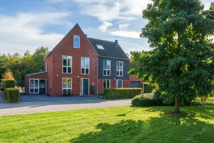 Twee-onder-één-kap te koop: Marsupilamihof 17, Stripheldenbuurt Zuid Almere