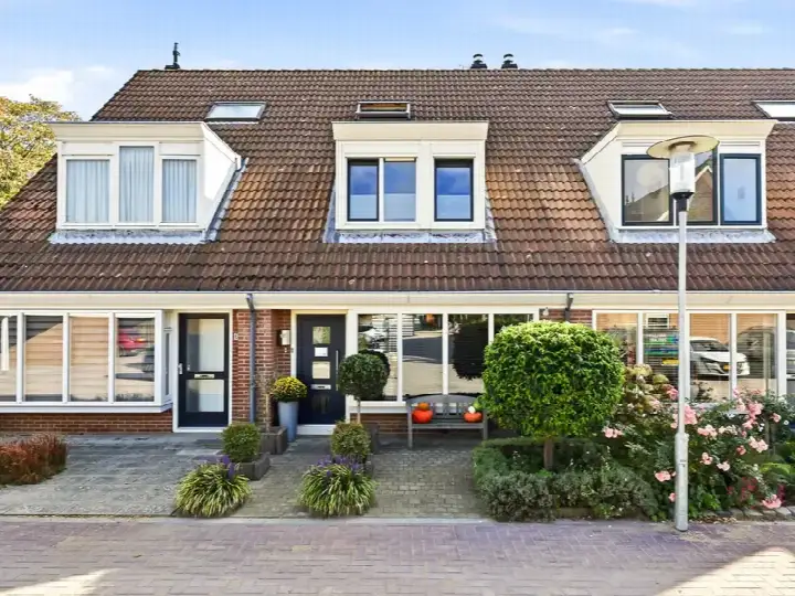 Tussenwoning te koop: Martin Luther Kingstraat 66, Paauwenburg Noordoost Vlissingen