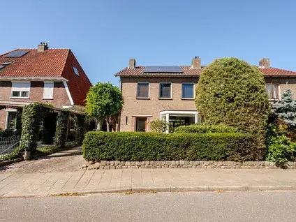 Twee-onder-één-kap te koop: Massenweg 102, Rheden Rheden