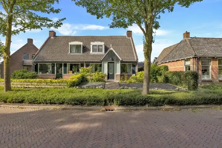 Twee-onder-één-kap te koop: Master fan Loanstrjitte 26, Metslawier Mitselwier