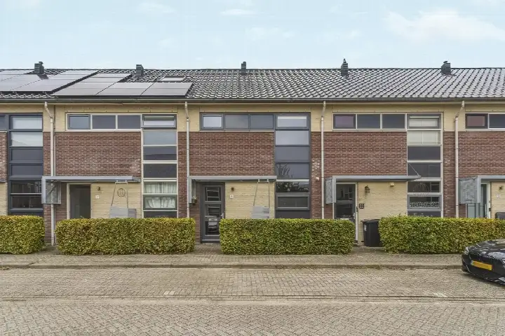 Tussenwoning te koop: Matho Tongastraat 9, Stripheldenbuurt Midden- west Almere