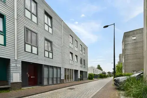 Terraced house for sale: Mattenbiesstraat 197, Rieteilanden-West Amsterdam