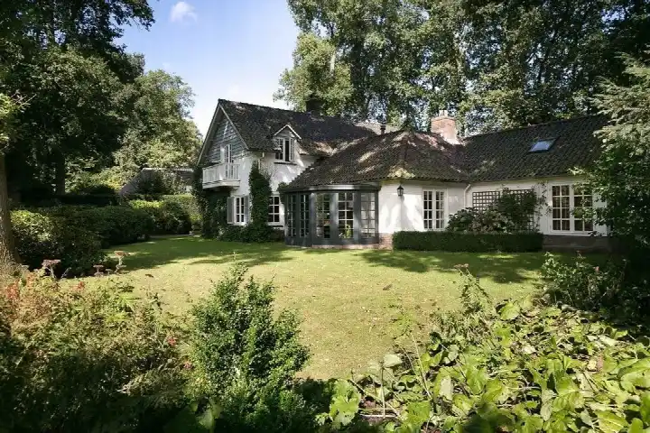 Detached house for rent: Matthijssenhoutweg 2, Blaricum-Dorp Blaricum