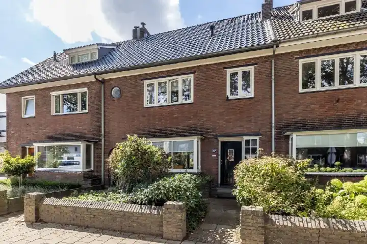Tussenwoning te koop: Mauritslaan 57, Geleen-Centrum Geleen