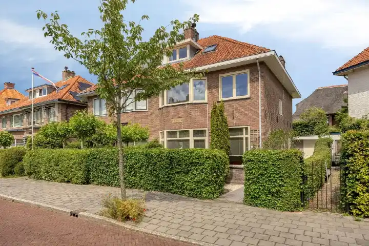 Semi-detached for sale: Mauritslaan 7, Oranje Nassau Oegstgeest