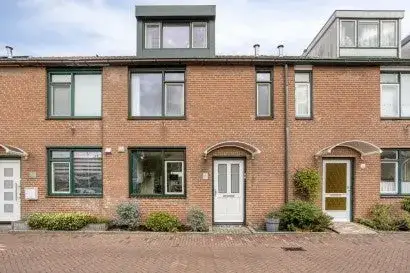 Tussenwoning te koop: Mauritsstraat 6, Emmalaan Alphen Aan Den Rijn