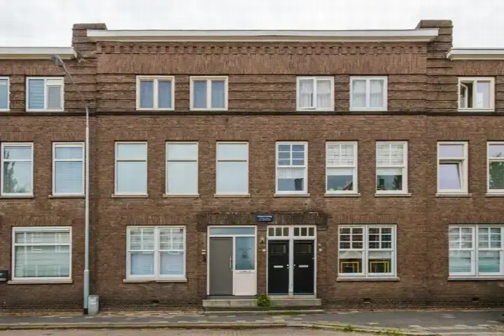 Terraced house for sale: Mauritsweg 13, Weizigtpark Dordrecht