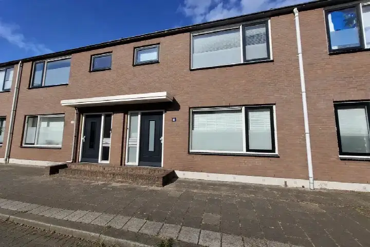 Terraced house for sale: Mecklenburgstraat 31, Pr. Bernhardstraat en omgeving Dordrecht