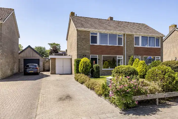 Semi-detached for sale: Meekmastrjitte 24, Ferwerd Ferwert