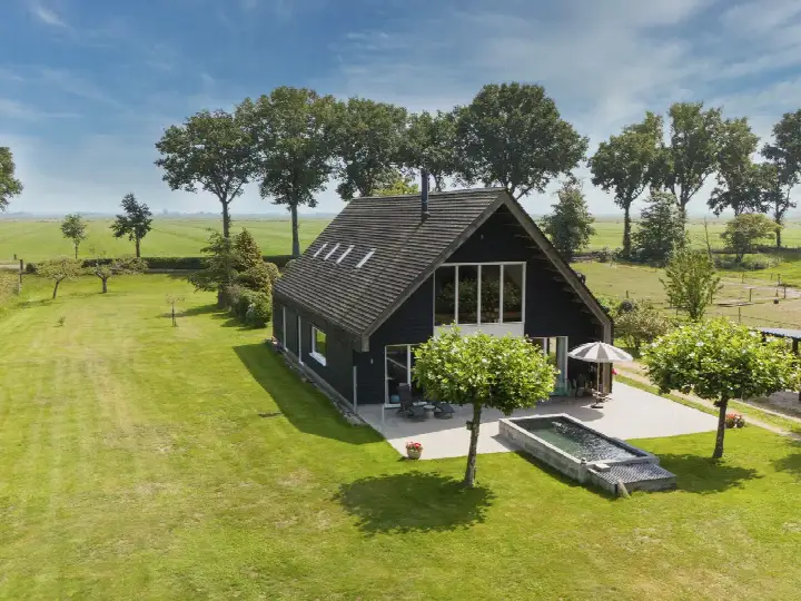 Vrijstaande woning te koop: Meentweg 111, Wakkerendijk-Meentweg Eemnes
