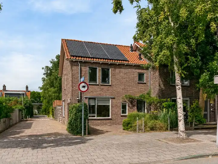 Hoekwoning te koop: Meerburgerkade 9, Meerburg Leiden
