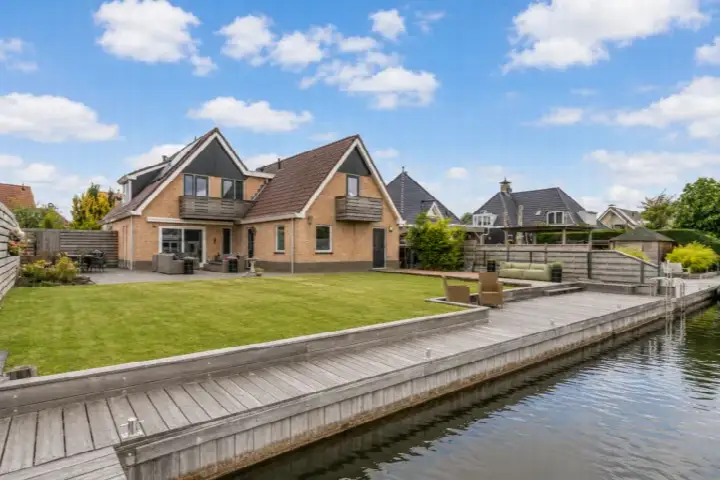 Vrijstaande woning te koop: Meerkoet 16, Lemmer-Frieslandpark Lemmer