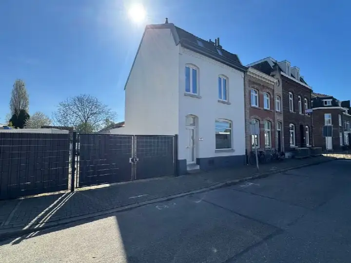 Appartement te huur: Meerssenerweg 51, Nazareth Maastricht
