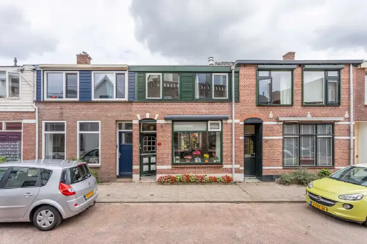 Terraced house for sale: Meerstraat 45, Oranjebuurt Hillegom